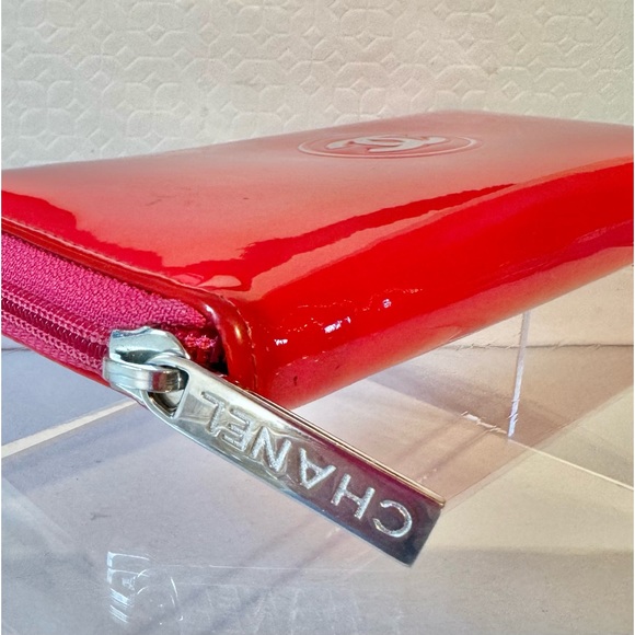 CHANEL
REDUCED Red Patent Leather CC Long Yen Zip Wallet authentication cards - Picture 10 of 10